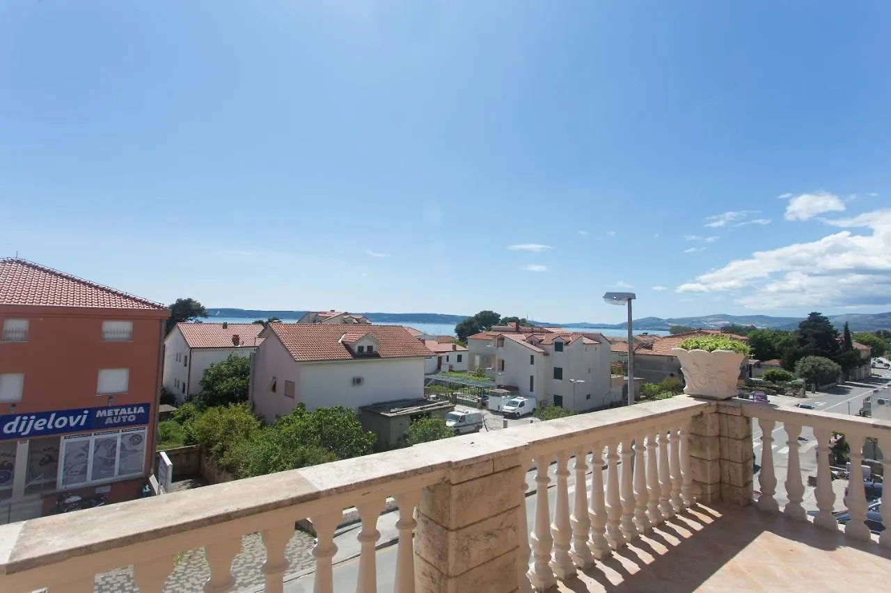Angolo Apartments Kastela Croatia